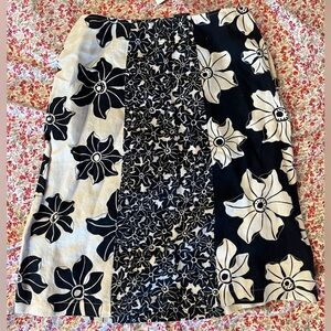 Willi Smith Navy and Cream Floral A-Line Skirt. Size 12
